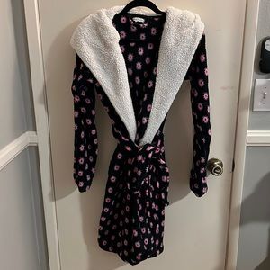 Vera Bradley Fleece Hooded Robe in S/M